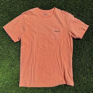 Patagonia Graphic T-Shirt Pocket Tee Regular Fit‎ Casual Top Medium Peach Salmon